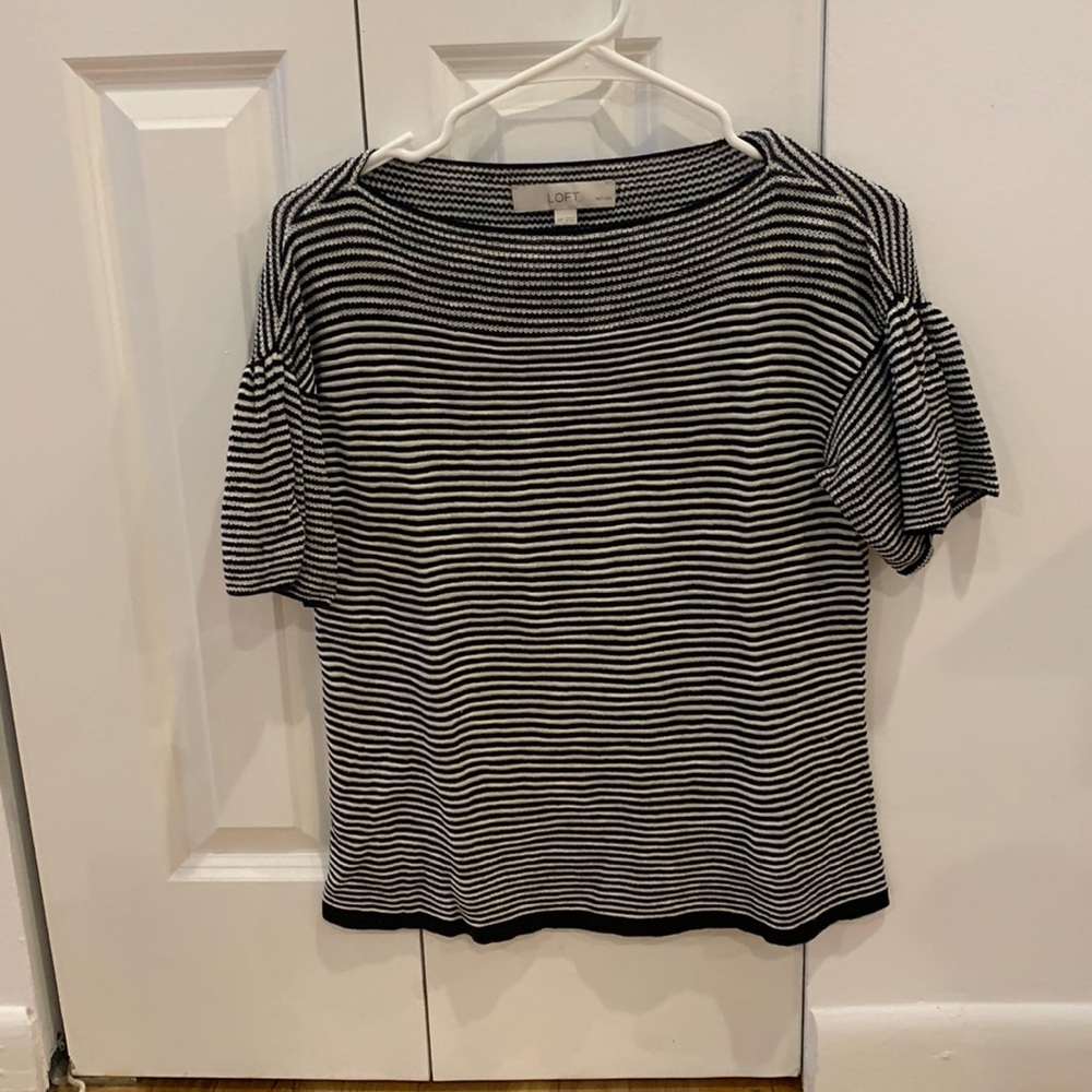 Knit black and white striped XS short sleeve blouse